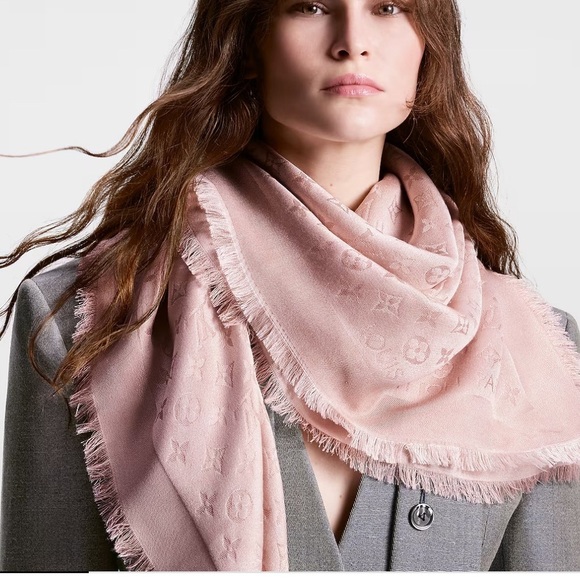 COPY - Louis Vuitton Monogram Shine Shawl - Picture 1 of 12